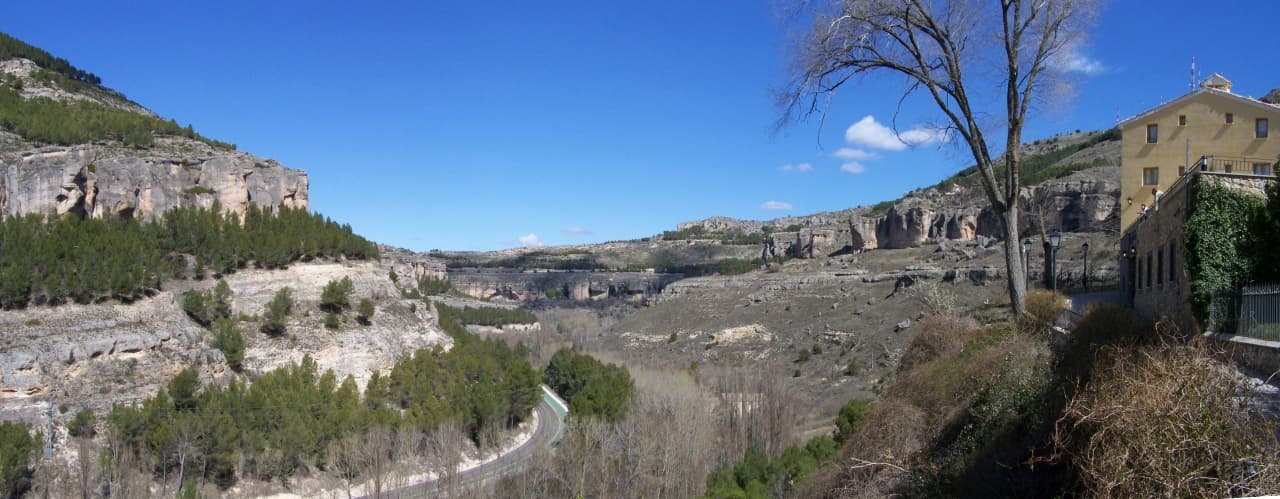Hoz del Júcar — uno de los corredores fluviales más representativos del macizo · foto de Juan José Rodríguez Pereiro · CC BY-SA 3.0 vía Wikimedia Commons