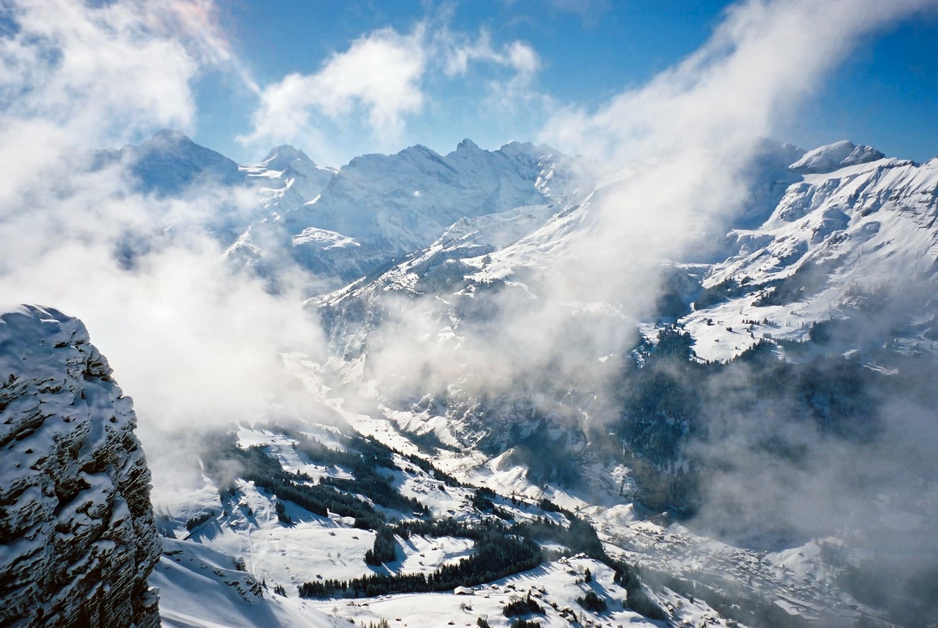 Valle de Lauterbrunnen (Berner Oberland) · sector clásico del libro · foto de Keith Halstead · CC BY-SA 3.0 vía Wikimedia Commons